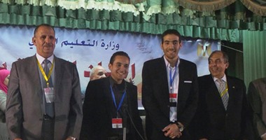 كواليس انتخاب عبد الله أنور رئيسا لاتحاد طلاب مصر.. جامعة القاهرة تهزم "صوت الطلاب".. وغضب من تدخلات مسئولين بالجامعات والوزارة لتوجيه الطلاب.. وأعضاء يوجهون شتائم للجنة الانتخابات على أوراق التصويت