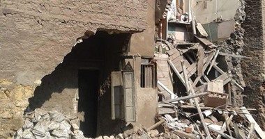 "صحافة المواطن": بالصور.. تشريد سكان عقار بالشرابية نتيجة حفر لعقار مجاور