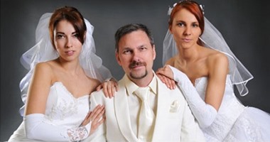 أزواج يرفعون شعار امرأة واحدة لا تكفى.. الإحصاء: 2839 رجلا يجمعون بين زوجتين