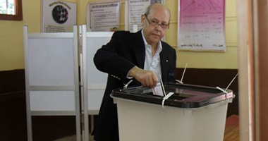 "كوميديا سوداء" فى مخالفات آخر أيام انتخابات مجلس النواب.. مواطن منوفى متوفى منذ 2008  "حى يرزق" فى كشوف الناخبين.. وأطفال طنطا وضعوا بصمتهم داخل اللجان.. وسعر الصوت الانتخابى وصل لـ 500 جنيه