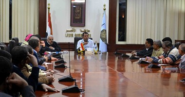 محافظ الأقصر يبحث إحتياجات المحافظة بالخطة الإستثمارية بحضور رؤساء المدن