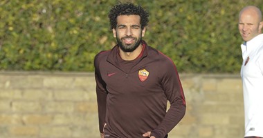 محمد صلاح "احتياطيا" فى تشكيل روما أمام ميلان