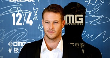 بالصور.. لوك برايسى يحضر العرض الخاص لـ"Point Break" فى بكين