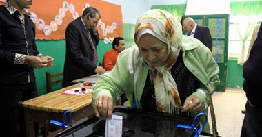 إقبال ملحوظ على لجنة "الدى لاسال " فى الوايلى قبيل إغلاق اللجان