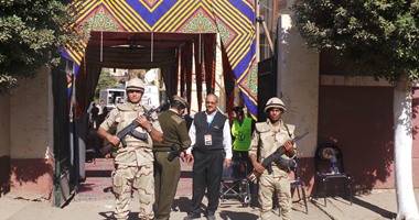 فى اليوم الأول لجولة الإعادة بالمنوفية.. وقف نائب رئيس مدينة تلا 3 شهور لدعمه أحد المرشحين.. وغرفة عمليات بالمحافظة لمتابعة سير الانتخابات.. والمحافظ:أهالى المنوفية على قدر عالى من الوعى السياسى