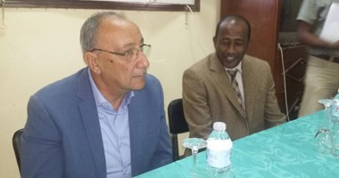 محافظ أسوان يلتقى نواب دائرتى دراو ونصر النوبة الفائزين بعضوية البرلمان