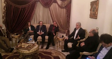 بالصور.. "صباحى" يقود الكتلة الديمقراطية لهيكلة "المنتدى الوطنى المستقل"
