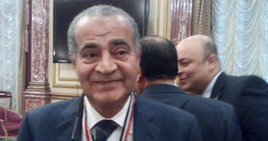 نواب الشرقية يفتحون النار على الحكومة بعد إقالة المحافظ تليفونياً.. على مصيلحى: من حقنا نعرف السبب.. فؤاد أباظة: طريقة تغييره مهينة.. لطفى شحاتة: "ماشفناش فى أى دولة إقالة محافظ بمكالمة هاتفية"