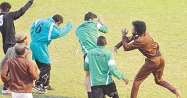 بالفيديو.. الجبلين يشطب لاعبيه بعد إطلاق نار بالدورى السعودى