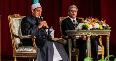 حوار مفتوح لشيخ الأزهر  مع طلاب جامعة القاهرة بحضور المفتى