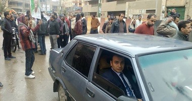 أسرة شهيد ضابط القوات المسلحة بالعريش تتسلم جثمانه بالمنيا