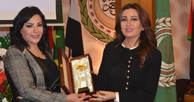 بالصور.. تدشين اتحاد الإعلاميات العرب وتكريم لطيفة بمقر "الجامعة العربية"