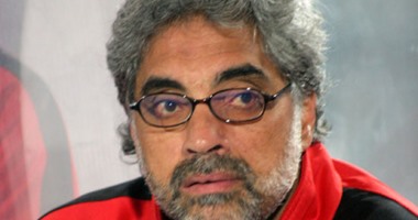 بالفيديو.. جهاز المنتخب يحتفل بعيد ميلاد أحمد ناجى بعد مباراة الأهلى وبتروجت