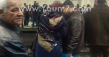 صحافة المواطن: ازدحام بأرصفة محطات المترو بالخط الأول لبطء سرعة التقاطر