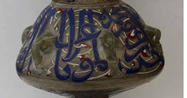 "الآثار"المشكاوات المسروقة من متحف الحضارة بحوزة سفارتنا بلندن والشارقة