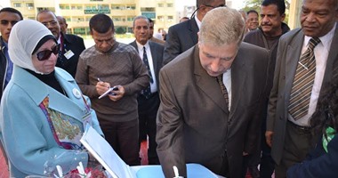 محافظ الإسماعيلية يفتتح المعرض السنوى للعلوم والهندسة