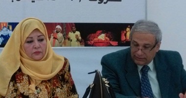 بالصور.. عمرو دوارة وعفاف شعيب يمثلان مصر بمهرجان المسرح العمانى