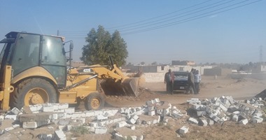 أمن الوادى الجديد يزيل تعديات على 7 أفدنة من أراضى أملاك الدولة