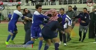 حرمان 3لاعبين بفريق كويتى من دخول الملاعب مدى الحياة لتعديهم على حكم بالضرب