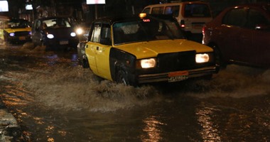 أمطار غزيرة بالإسكندرية وازدياد حدة الرياح مع انخفاض شديد بدرجات الحرارة