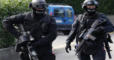 اعتقال محتجين على التغير المناخى من أمام مصرفين فى سويسرا