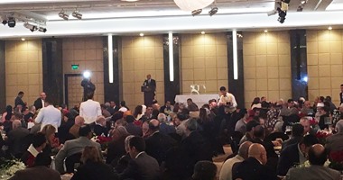 جدل بين نواب"دعم مصر"حول مشروع لائحته الجديدة.. أعضاء يتحفظون على تدخل المكتب السياسى فى ترشيح رؤساء ووكلاء اللجان.. وتخوف من سيطرة رجال الأعمال.. وآخرون يوافقون..فؤاد بدرواى:مقبولة وستعدل الصياغة فقط