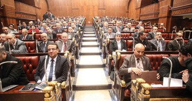 كواليس اجتماع نواب الصعيد لاختيار وكيل المجلس.. المناقشات تستمر ساعتين داخل إحدى قاعات البرلمان.. واختيار السيد الشريف ليكون وكيلاً.. ونقيب الأشراف يطلب مهلة لمراجعة "دعم مصر"..و"مقلد" يعلن ترشحه بشرط