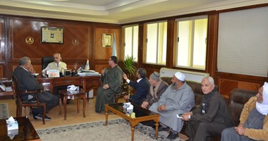 بالصور..محافظ كفر الشيخ يقرر تغريم اللنشات المخالفة 10 ألاف جنيه 