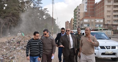 بالصور.. محافظ الإسماعيلية يتابع حملة النظافة بحى السلام 