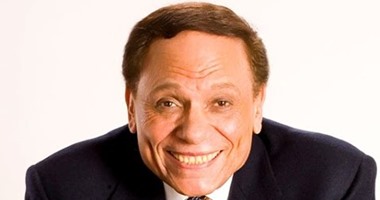 عادل إمام: "هشوف مباراة مصر وبوركينا فاسو فى البيت ومنتخبنا يفرّح"