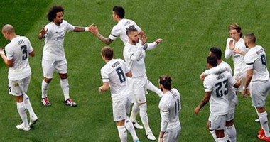 الفيفا يعاقب ريال مدريد وأتليتيكو مثل برشلونة