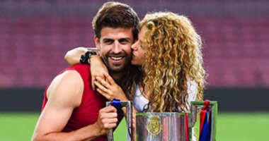 "جيرارد بيكيه" نجم برشلونة يتبرع بقيمة حذائه وقميصه للأعمال الخيرية ويكشف: تشجيع والدى سبب احترافى  لـ"كرة القدم" ويؤكد: برشلونة كل حاجة فى حياتى.. وزيارتى لمصر بصحبة زوجتى "شاكيرا" شرف لى ولأسرتى