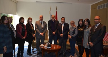 بالصور..محافظ جنوب سيناء يكرم المشاركين فى إنجاح احتفالية "هنا نصلى معا"
