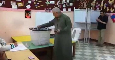 بالفيديو.. مسن يدلى بصوته فى عين شمس :”الشباب تافه ومش لاقى حاجة يعملها “
