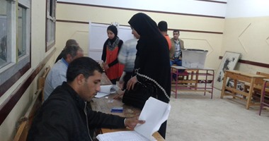 لجان كفر الشيخ تشهد إقبالا متزايدا من كبار السن والسيدات 