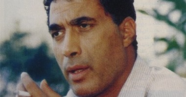العباس السكرى يكتب: لماذا طلب أحمد زكى تصويره على فراش المرض قبل وفاته؟