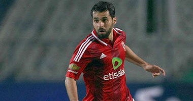 عبدالله السعيد مستمر فى التشكيل الأساسى للأهلى أمام الداخلية
