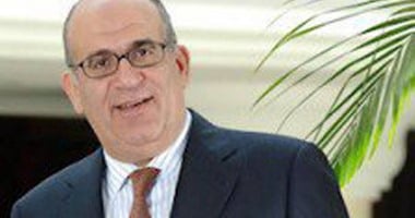 رجال أعمال مصريين يدفعون ثمن الخلافات "الأوربية – الأوربية".. مستثمرون مصريون يخسرون ملايين من عدم استقرار مبيعات الملابس بالسوق الإنجليزى.. أبو على: بوصلة الاستثمارات البريطانية يحسمها الاتفاق النهائى