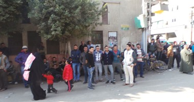 بالصور.. أمن المنوفية ينجح فى إعادة فتح طريق الكوبرى العلوى بشبين الكوم