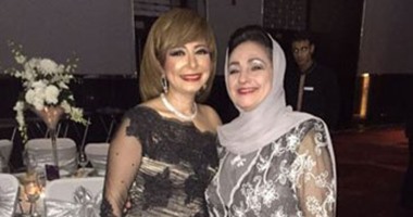 لميس الحديدى تنشر صورتها مع والدتها: ربنا يخليها لى ويخلى ليكم أمهاتكم