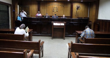 طبيبة تقيم دعوى خلع بعد 20 يومًا من زفافها: زوجى متكبر.. والزوج: انخدعت فيها