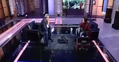 محمود سعد يتناول "الفريسكا" على الهواء ببرنامجه "آخر النهار"