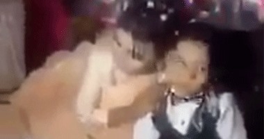 بالفيديو.. عم أصغر عروس فى مصر ينفى الواقعة.. ويؤكد: "دا عيد ميلاد"