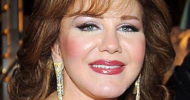 الفنانة ميادة الحناوى تغادر القاهرة بعد جولة سياحية استغرقت أسبوعا
