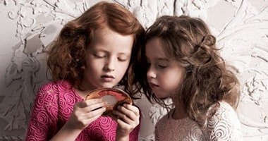 بالصور ملابس أطفال من على منصات الموضة ..لبسى بنتك من وحى عروض الأزياء