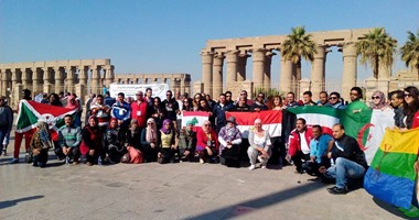 بالصور..المنتدى البيئى السابع للشباب العربى الإفريقى ينظم حملة نظافة بالأقصر