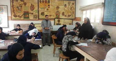 وكيل تعليم دمياط يتفقد الامتحانات العملية بالمدارس الثانوية