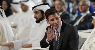 بالصور.. ميسي يخطف الأضواء من الجميع فى مؤتمر دبى الرياضى