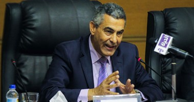 وزير النقل يعد العاملين فى السكة الحديد بمكافآت مع تحسن الخدمة والإيرادات