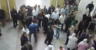 "النخب والنشطاء لايمثلونى" يتصدر تويتر.. ومغردون: بيتاجروا بالغلابة